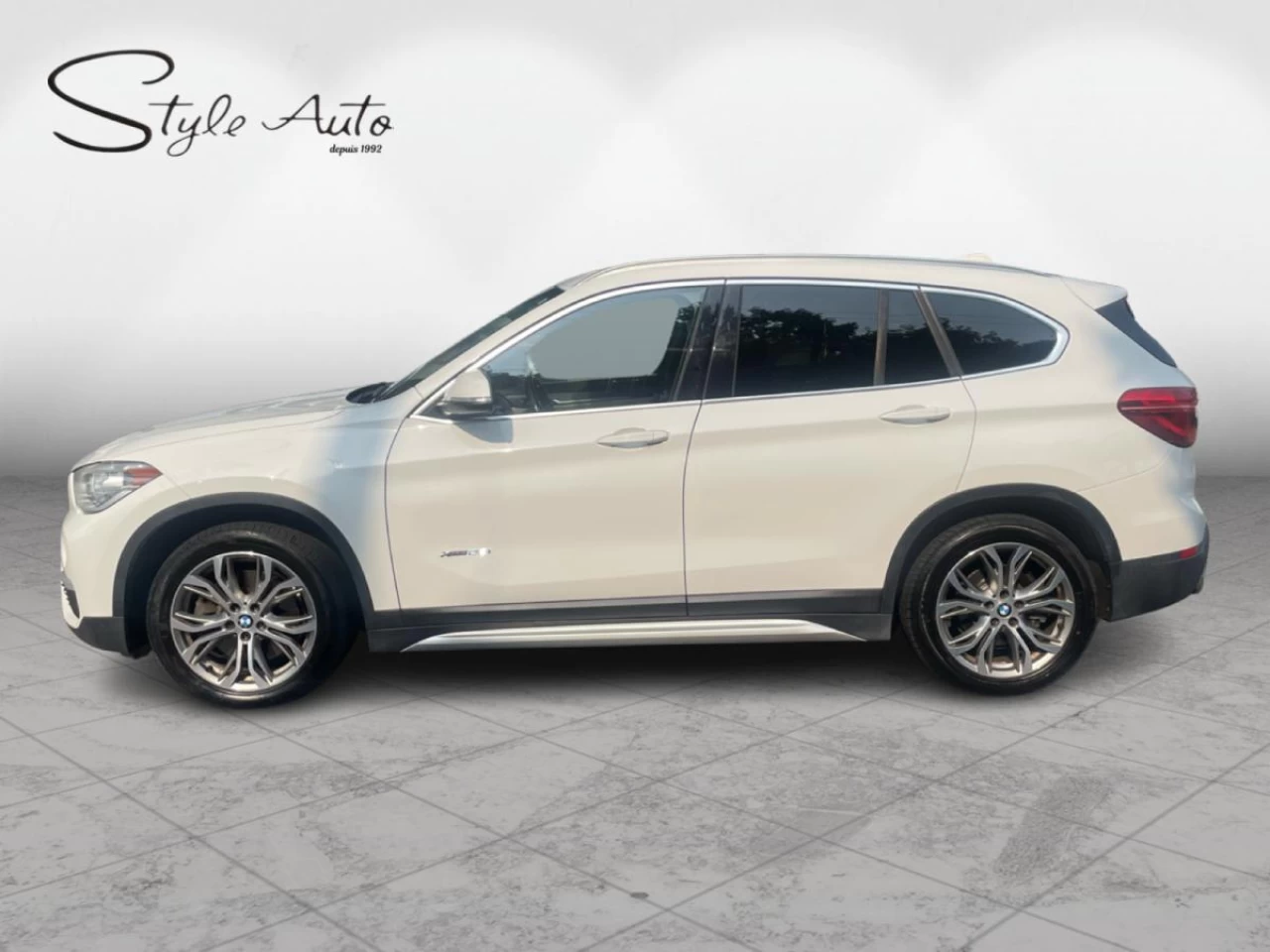 2017 BMW X1 AWD SAV Main Image
