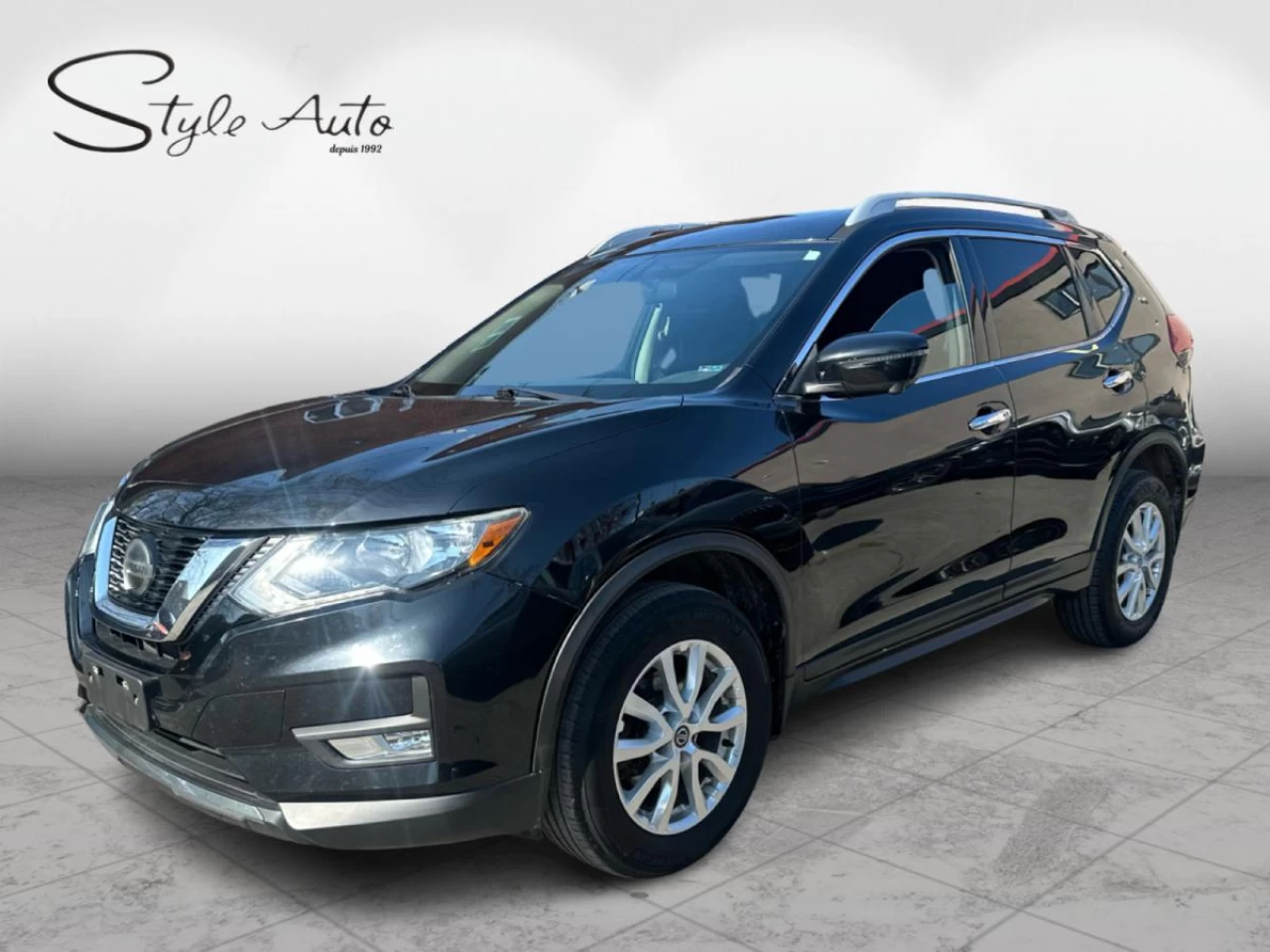 2018 Nissan Rogue AWD SV Image principale