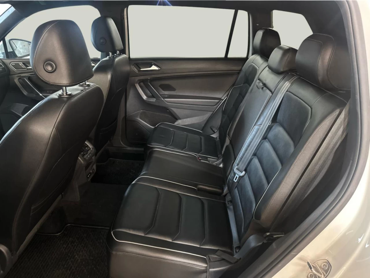 2018 Volkswagen Tiguan Highline R-Line 4MOTION Main Image