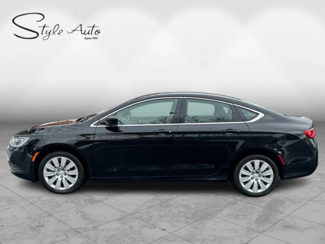 Chrysler 200 4dr Sdn LX FWD 2015