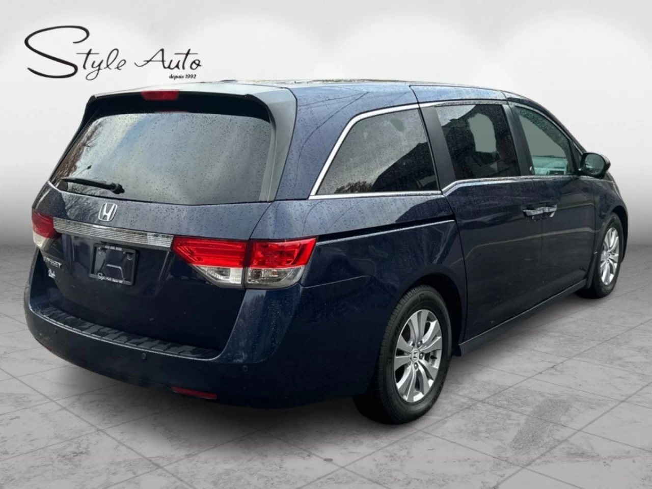 2017 Honda Odyssey EX-L  8 passengers with Rear Entertainment System Main Image