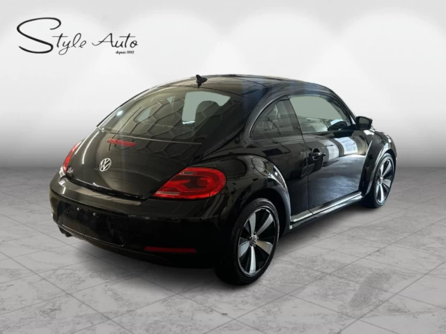 Volkswagen Beetle Cpe Auto Highline 2012