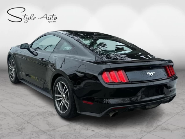 Ford Mustang Fastback EcoBoost 2015
