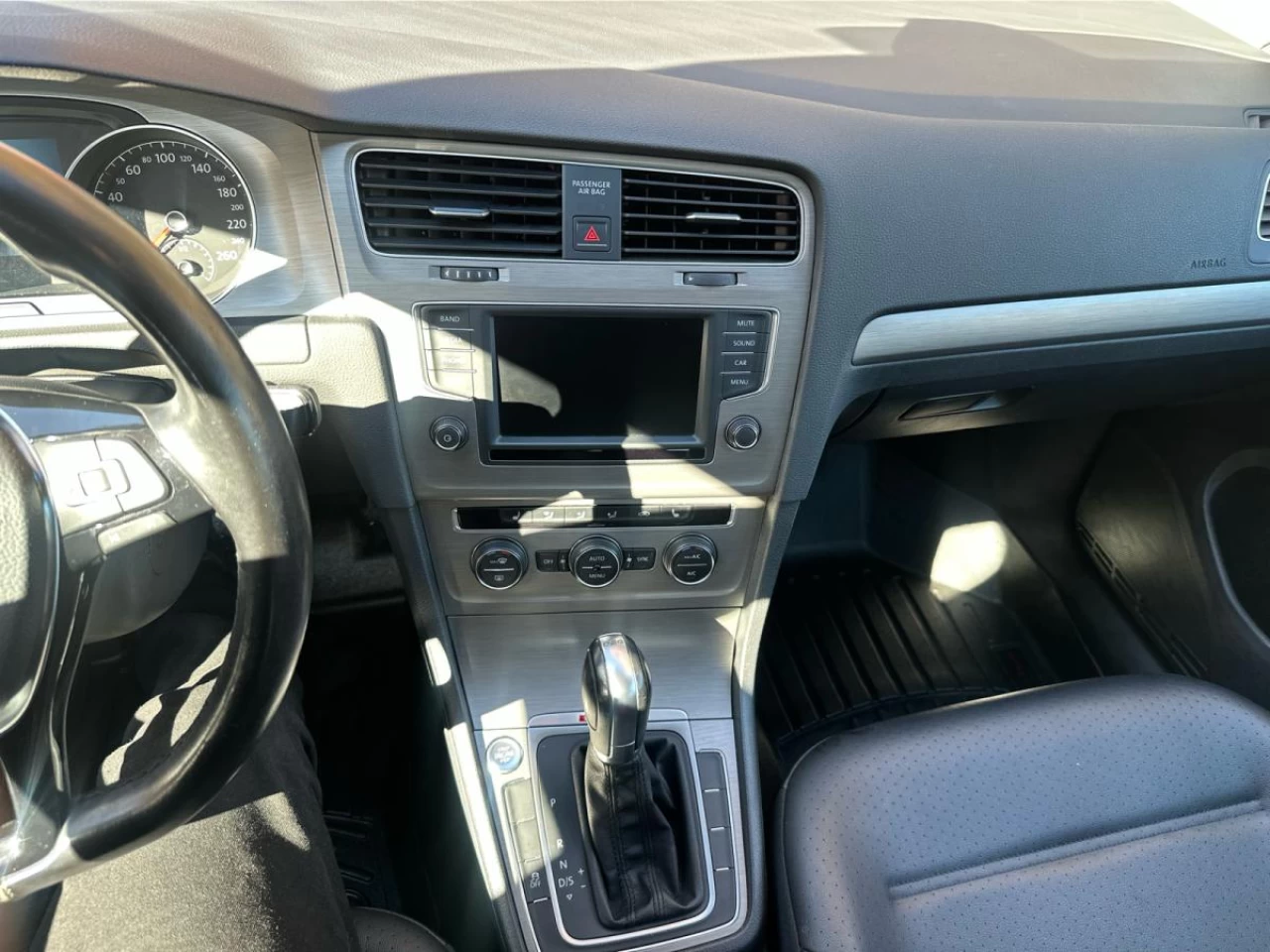2017 Volkswagen Golf SportWagen 4dr DSG 1.8 TSI Trendline 4MOTION Main Image