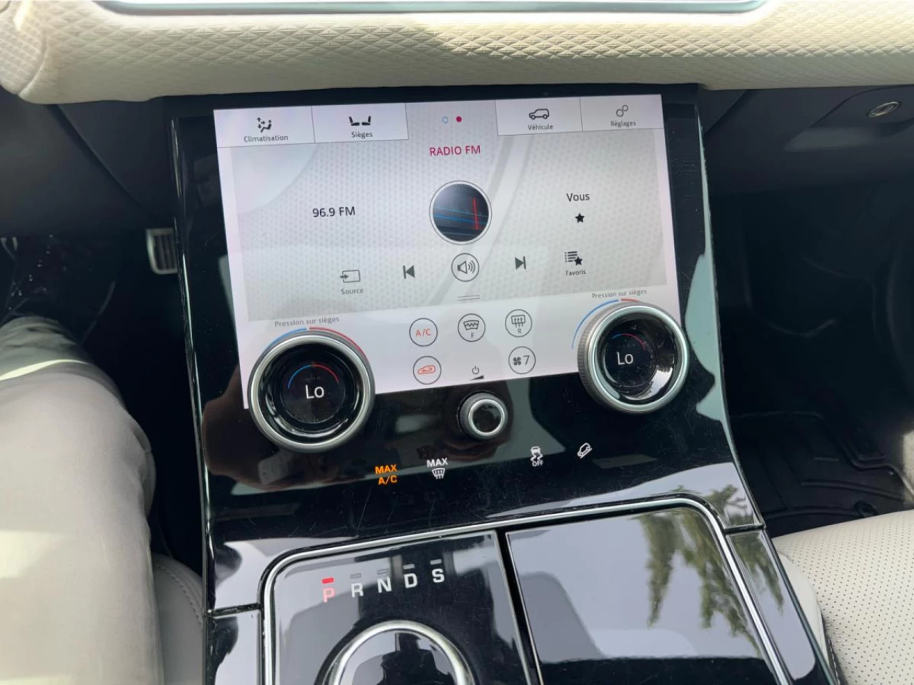 2018 Land Rover Range Rover Velar D180 R-Dynamic SE Image principale