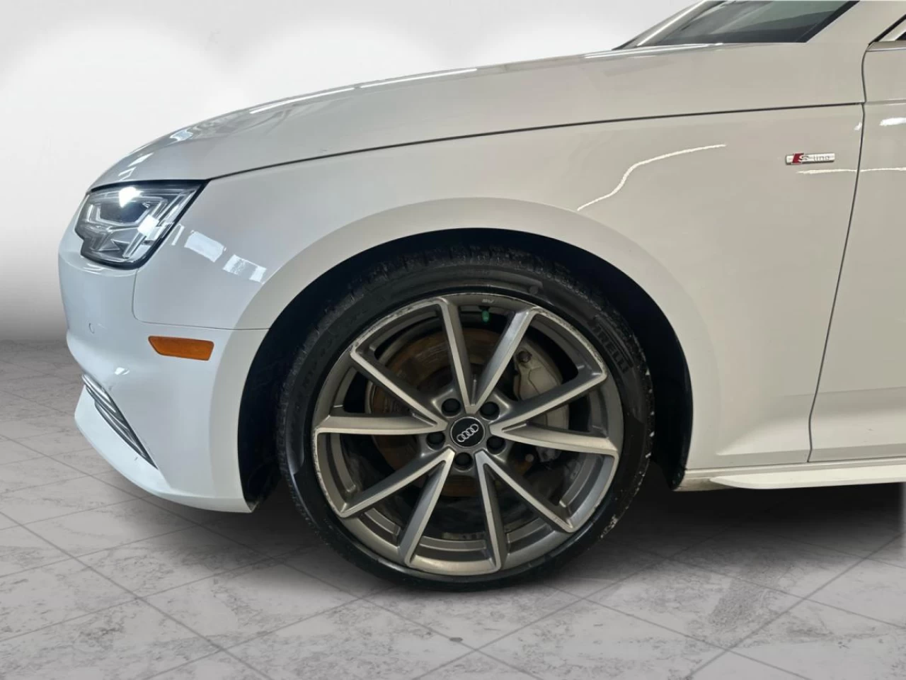 2017 Audi A4 Progressiv Quattro Main Image