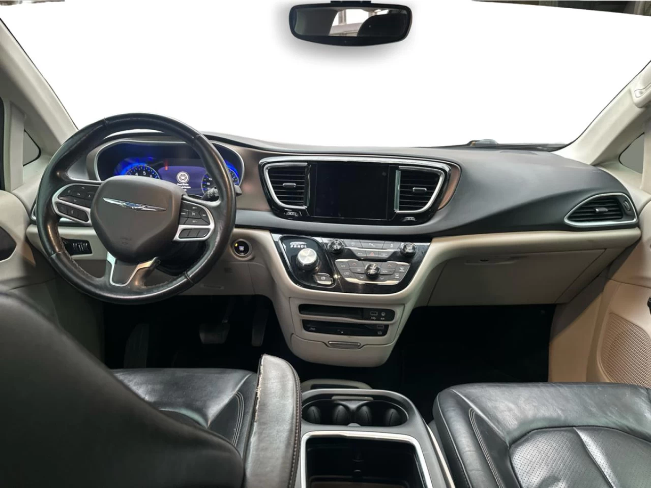 2018 Chrysler Pacifica Touring-L Plus 7 pass Main Image