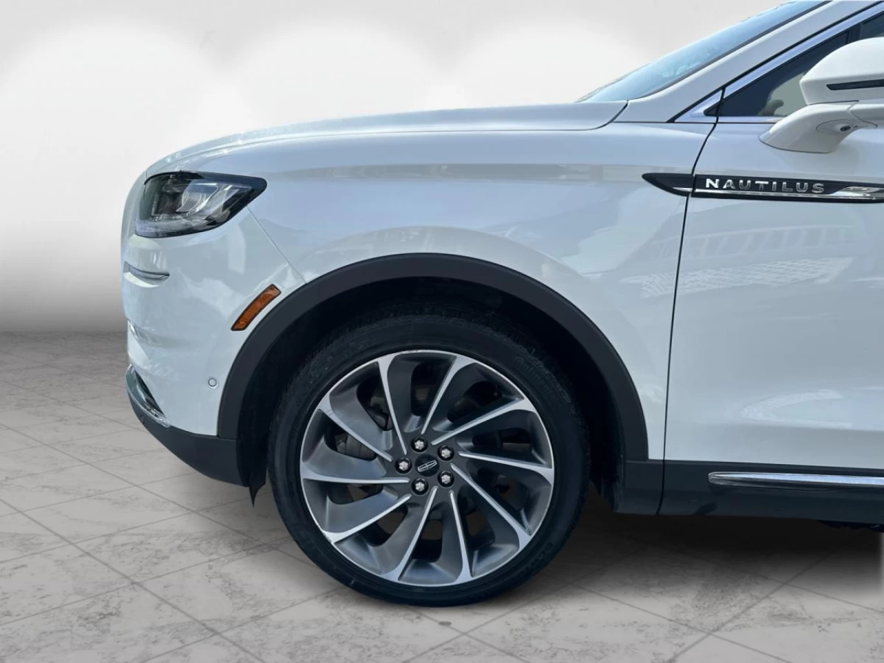 2022 Lincoln Nautilus Reserve AWD Main Image