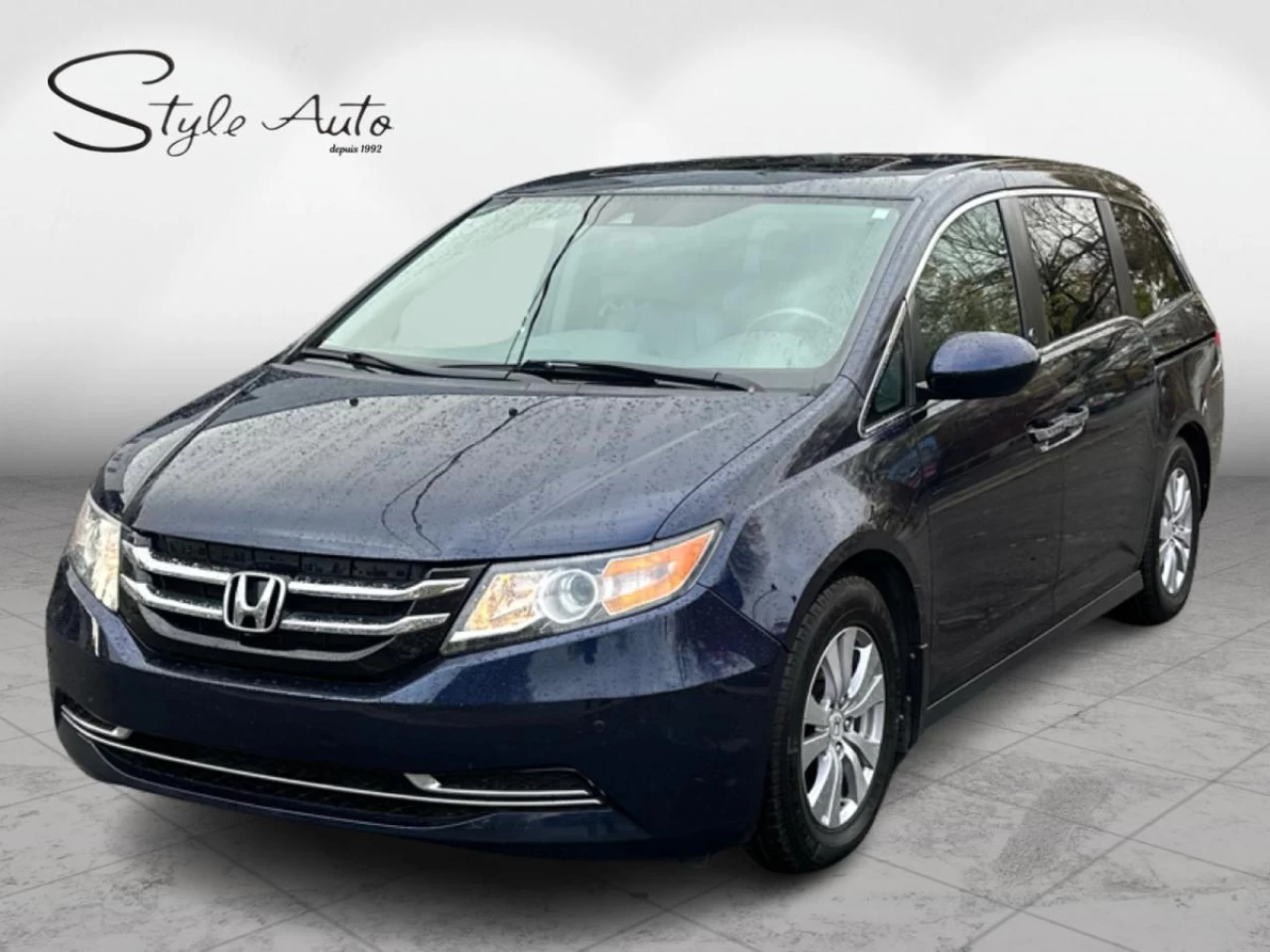 2017 Honda Odyssey EX-L  8 passengers with Rear Entertainment System Main Image