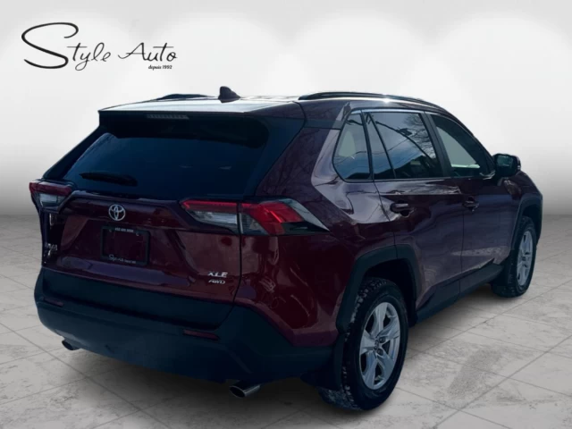Toyota RAV4 XLE AWD 2021