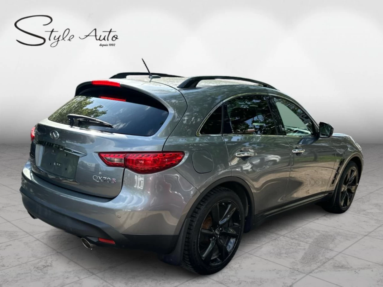 2017 Infiniti QX70 AWD SUV Main Image