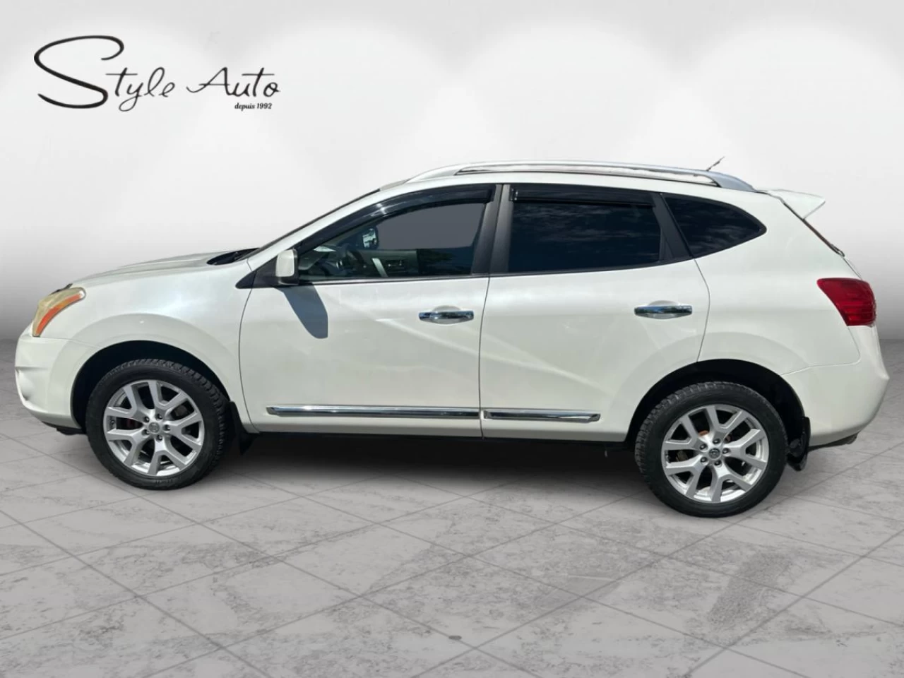 2011 Nissan Rogue FWD 4dr SV Image principale