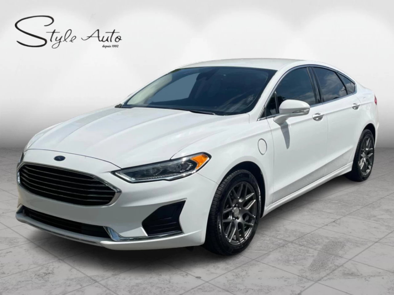 2019 Ford Fusion Energi SEL FWD Image principale