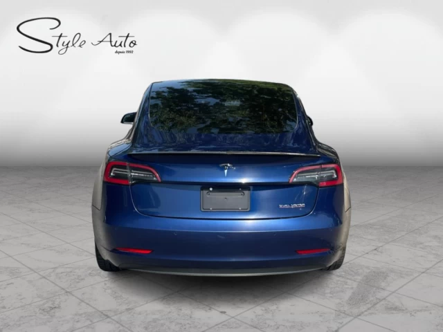 Tesla Model 3  2022