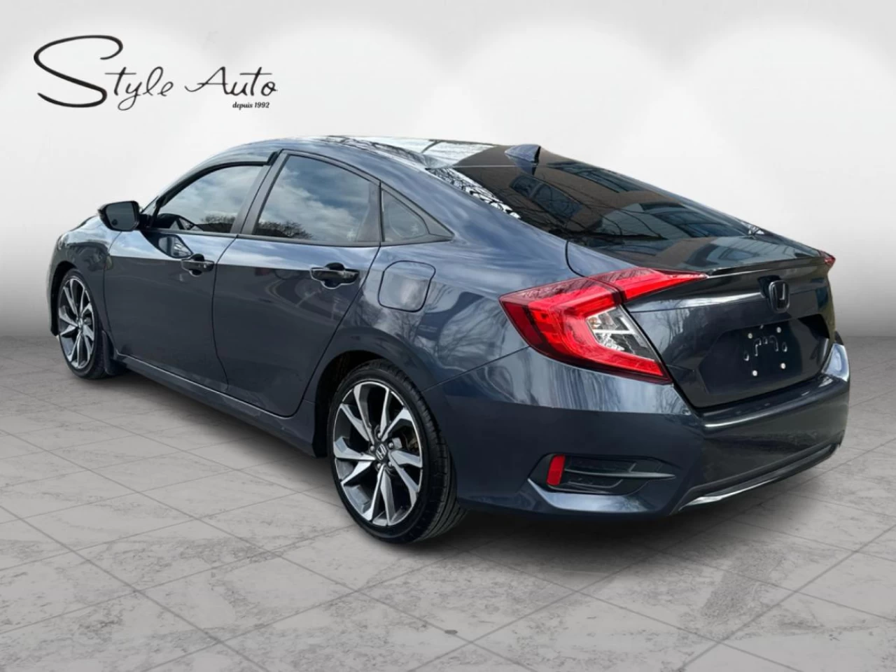 2019 Honda Civic Touring  Sedan Main Image