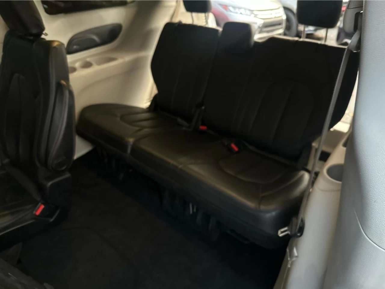 2018 Chrysler Pacifica Touring-L Plus 7 pass Main Image