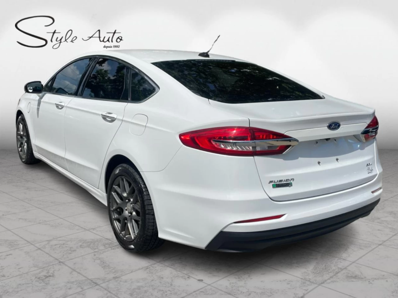 2019 Ford Fusion Energi SEL FWD Image principale