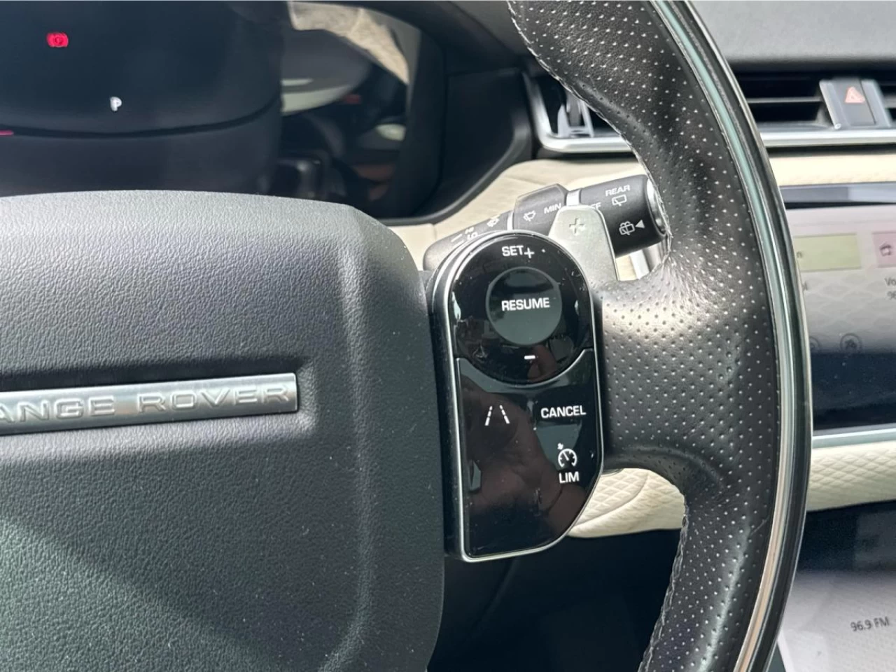 2018 Land Rover Range Rover Velar D180 R-Dynamic SE Image principale