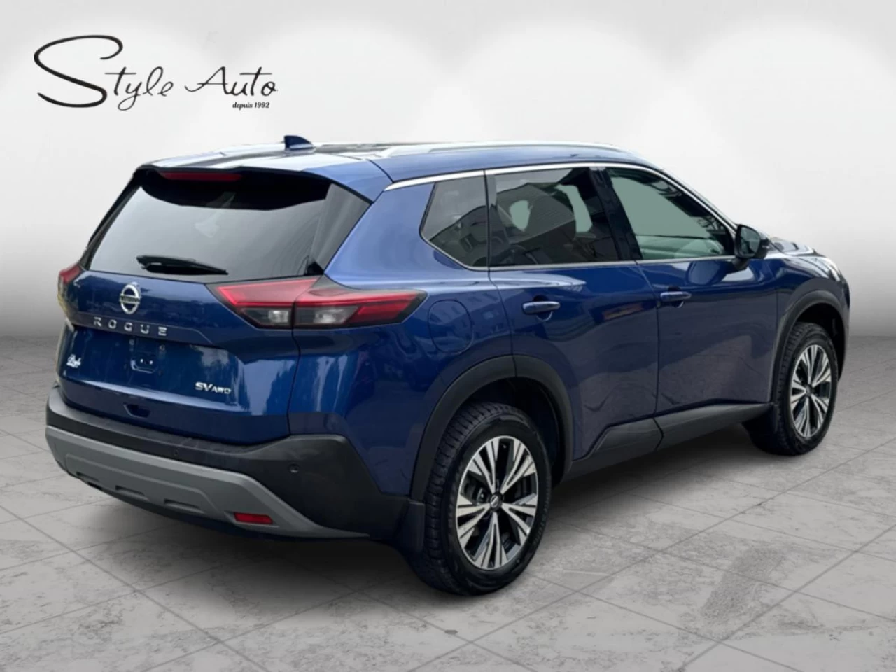 2021 Nissan Rogue AWD SV Main Image
