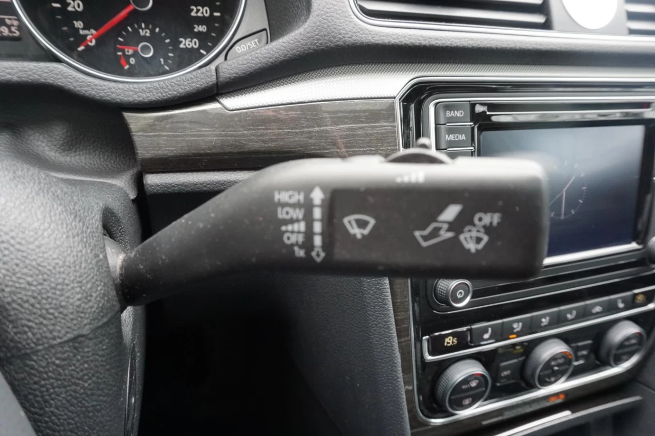 2016 Volkswagen Passat 1.8 TSIComfortline Leathers Roof Camera Main Image