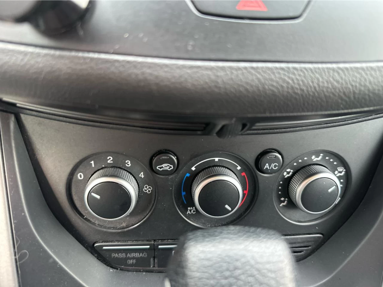 2015 Ford Escape 4dr SE Image principale