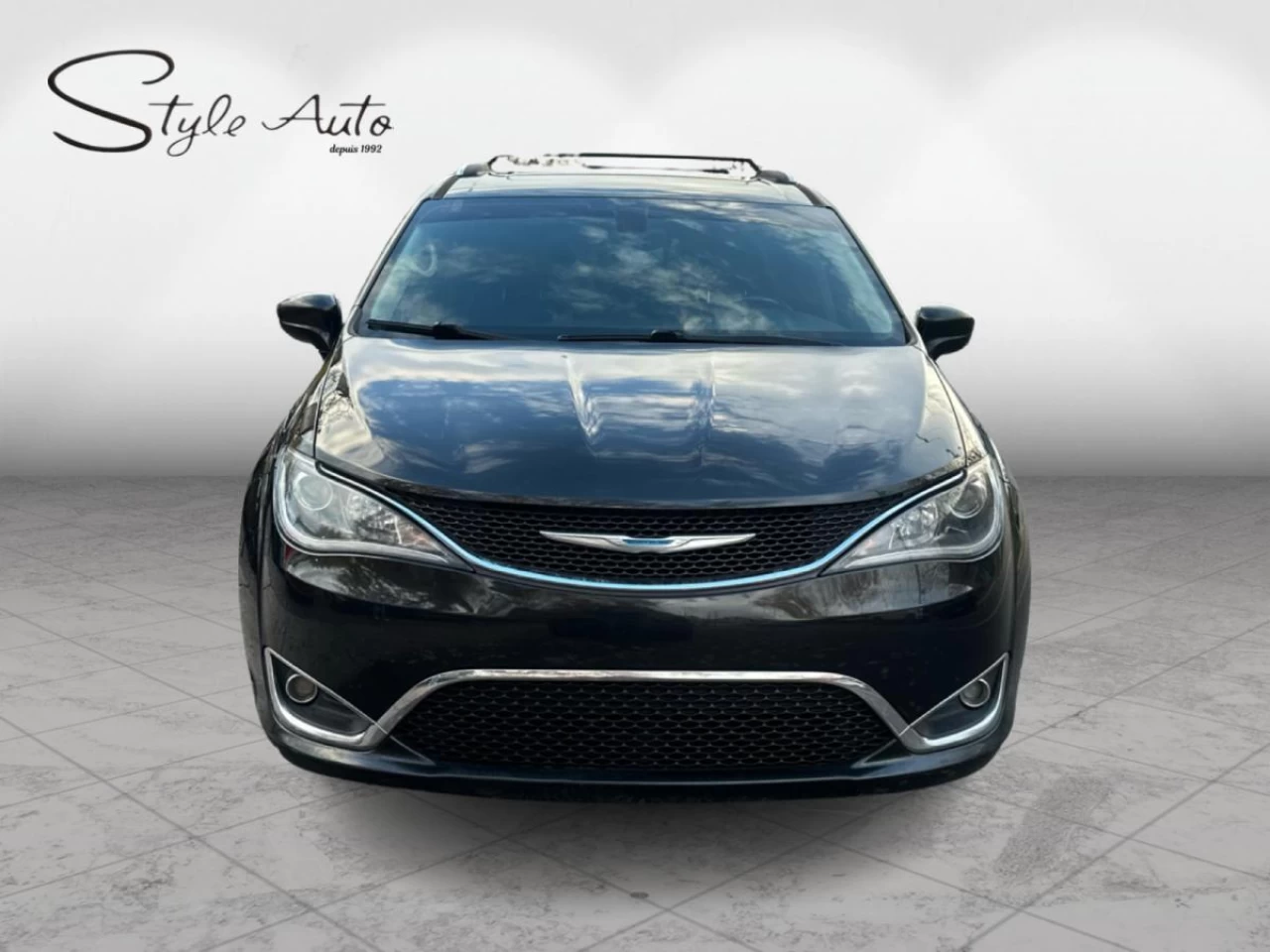 2018 Chrysler Pacifica Touring-L Plus 7 pass Main Image