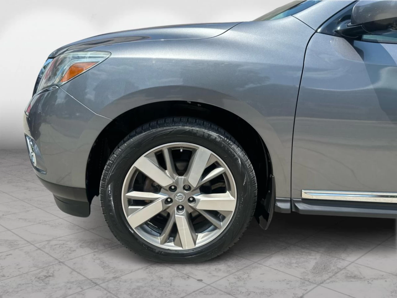 2015 Nissan Pathfinder AWD 7 pass Main Image