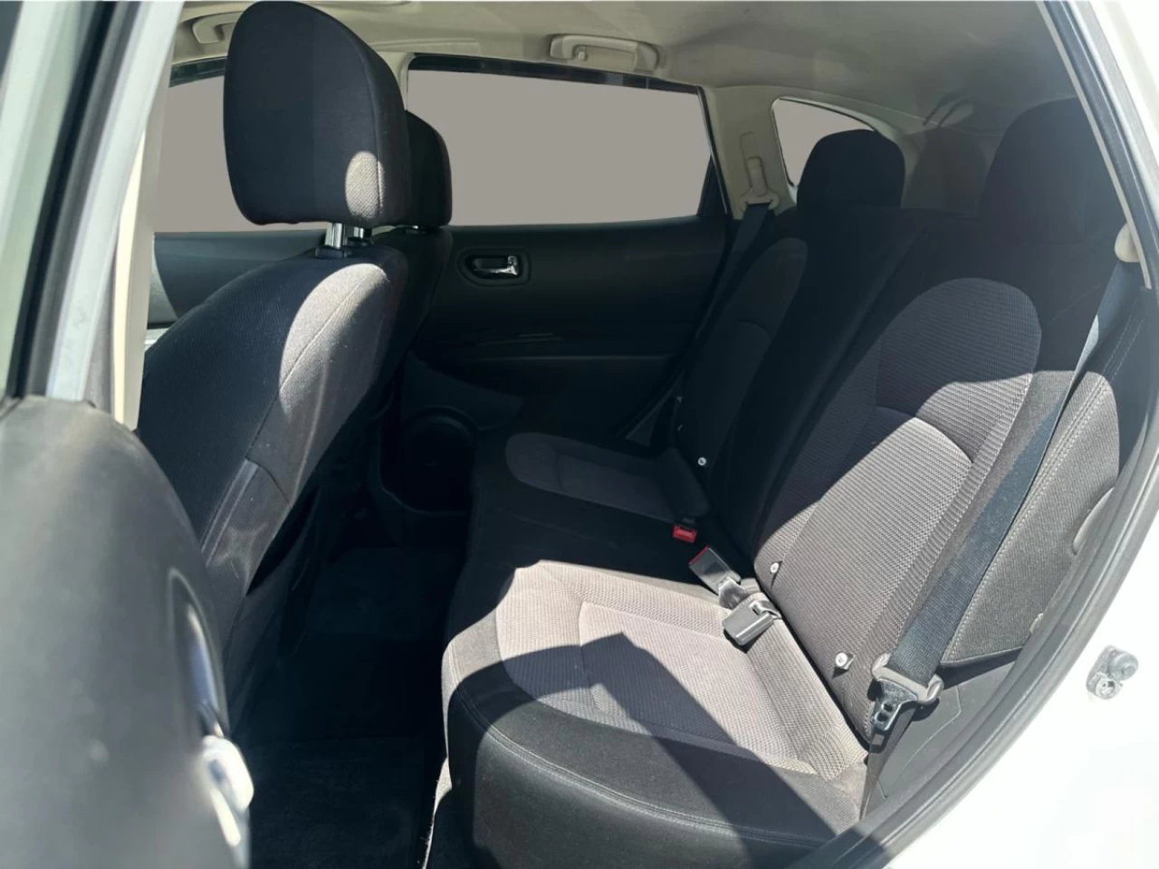 2011 Nissan Rogue FWD 4dr SV Image principale