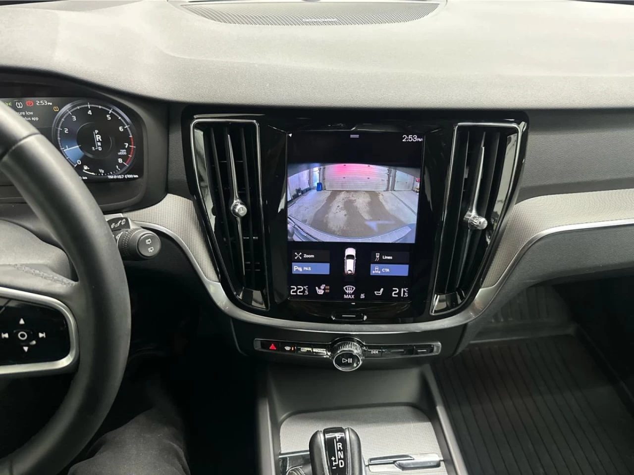 2022 Volvo V60 T6 AWD R-Design Image principale