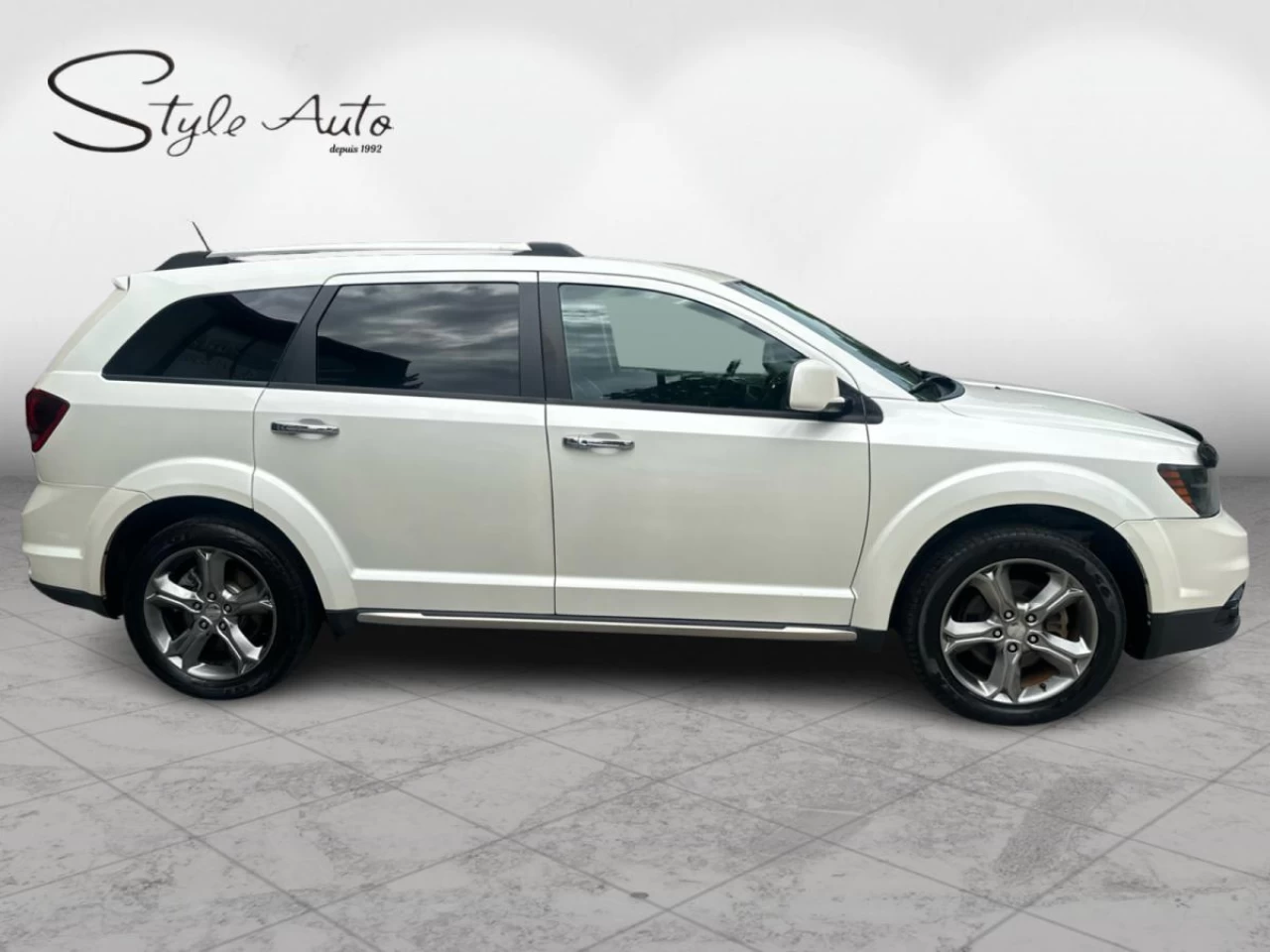 2016 Dodge Journey Crossroad 7 Pass Main Image