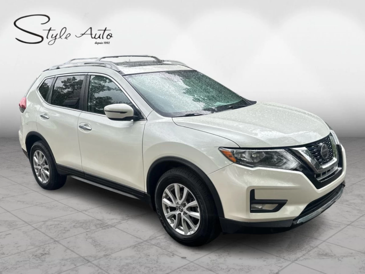 2020 Nissan Rogue AWD SV Camera Roof Image principale