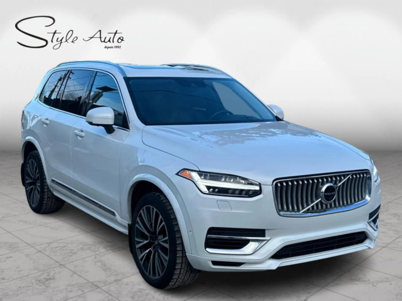 2022 Volvo XC90 T8 EAWD PHEV Inscription Expression Extended Range 7 pass Main Image