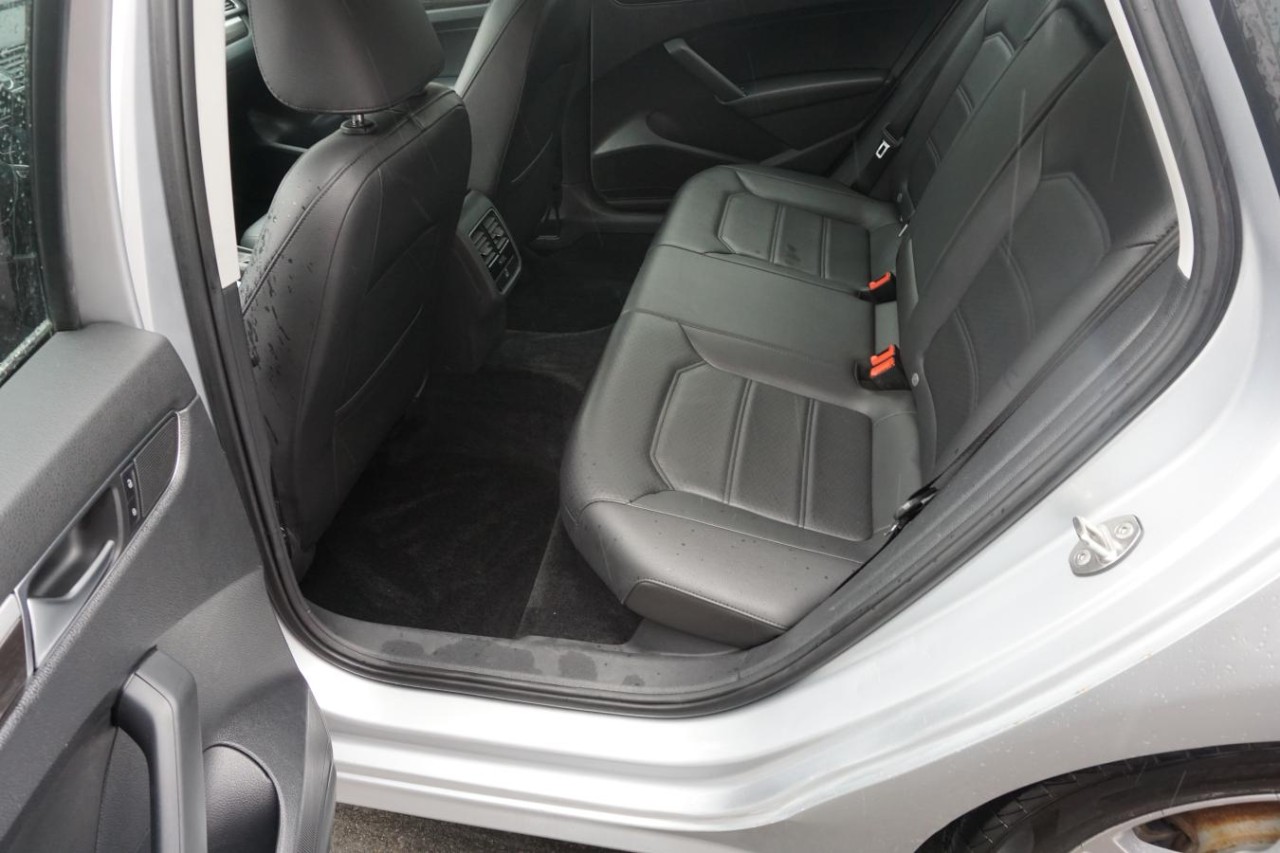 2016 Volkswagen Passat 1.8 TSIComfortline Leathers Roof Camera Image principale