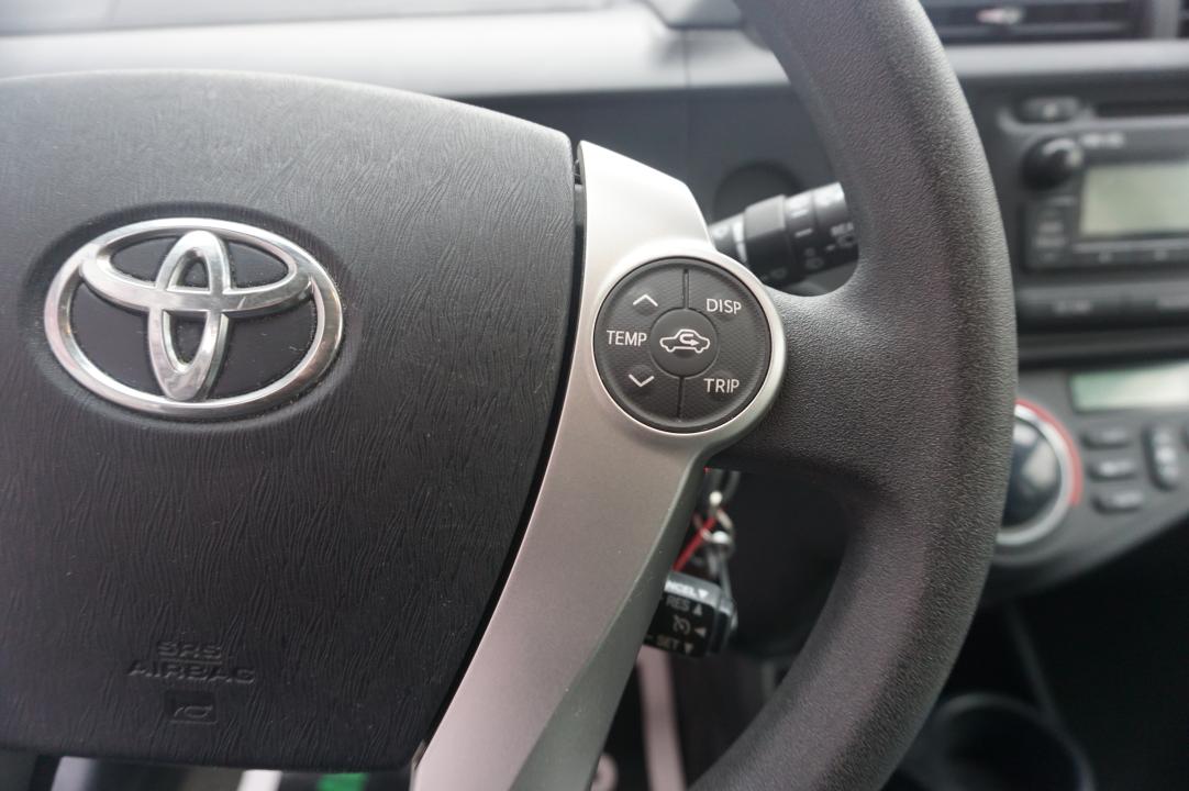 2013 Toyota Prius C Hybrid HB Fully loaded Image principale