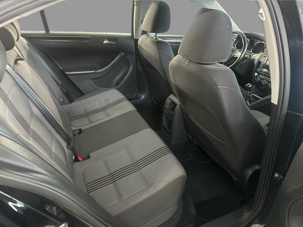 2017 Volkswagen Jetta 4dr 1.4 TSI Man Wolfsburg Edition Main Image
