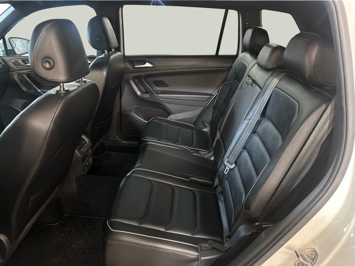 2018 Volkswagen Tiguan Highline R-Line 4MOTION Main Image