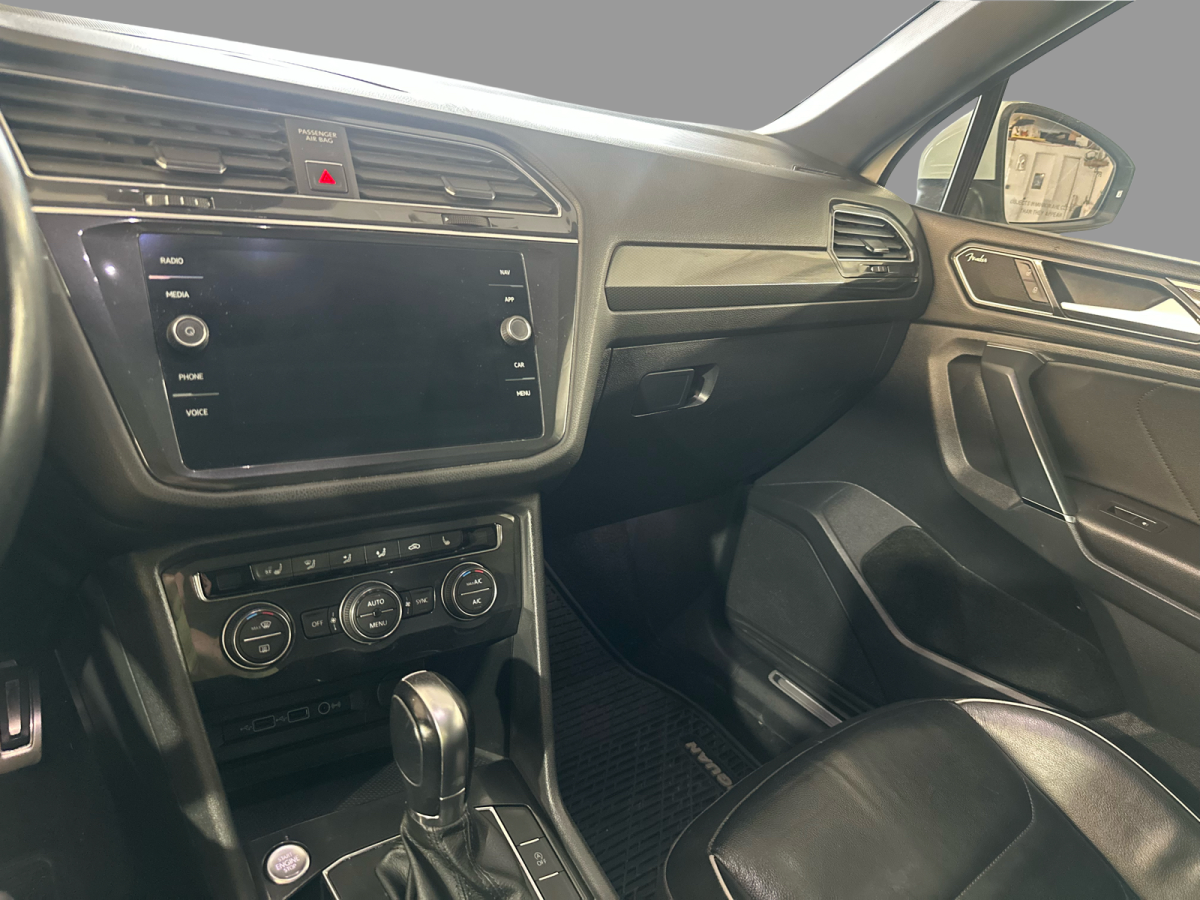 2018 Volkswagen Tiguan Highline R-Line 4MOTION Main Image
