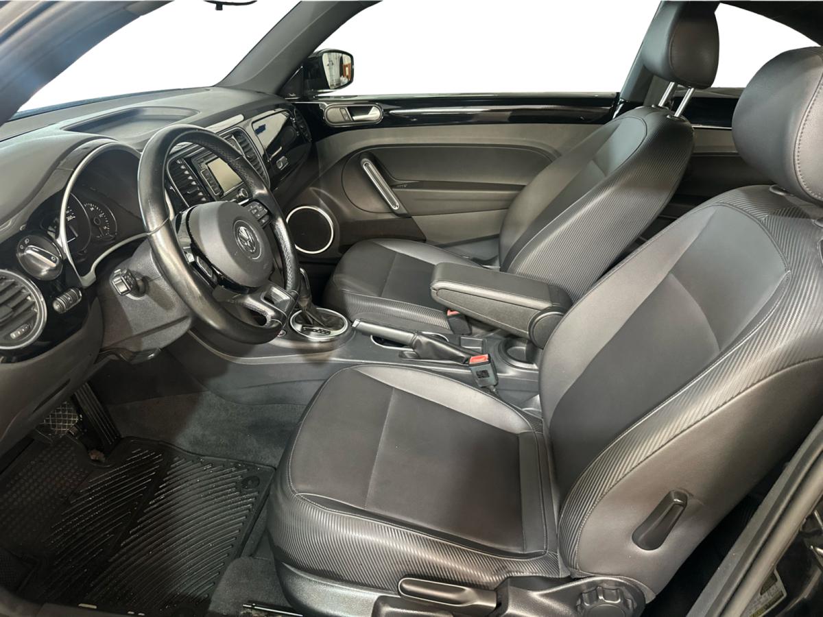2012 Volkswagen Beetle Cpe Auto Highline Main Image