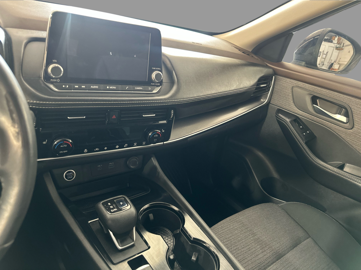 2021 Nissan Rogue AWD SV Main Image