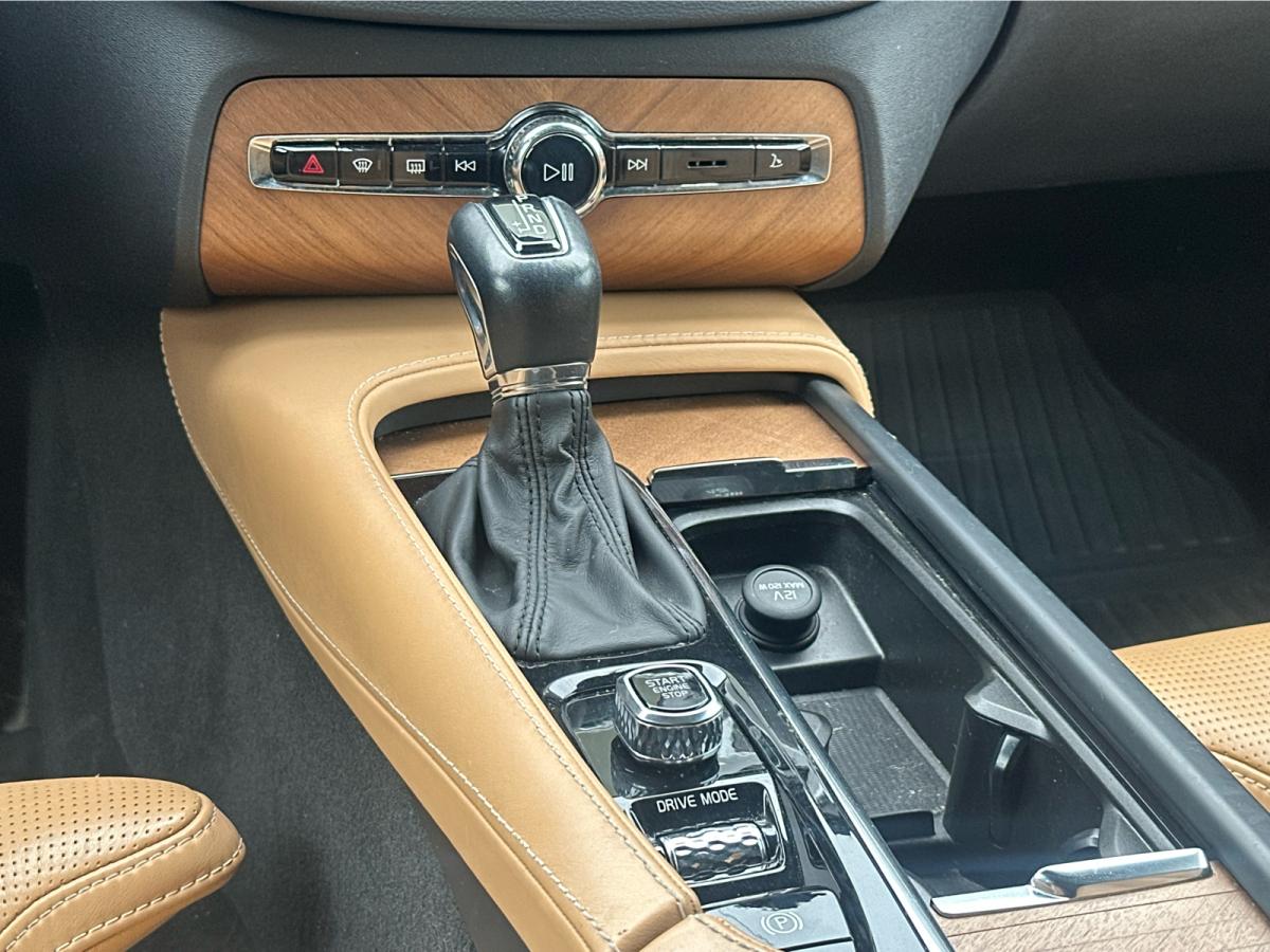 2020 Volvo XC90 T6 AWD Inscription 7-Seater Image principale