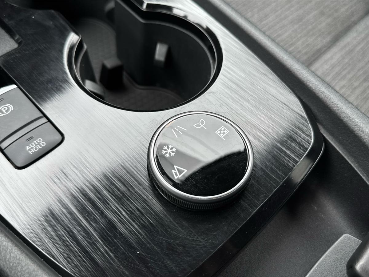 2021 Nissan Rogue AWD SV Main Image