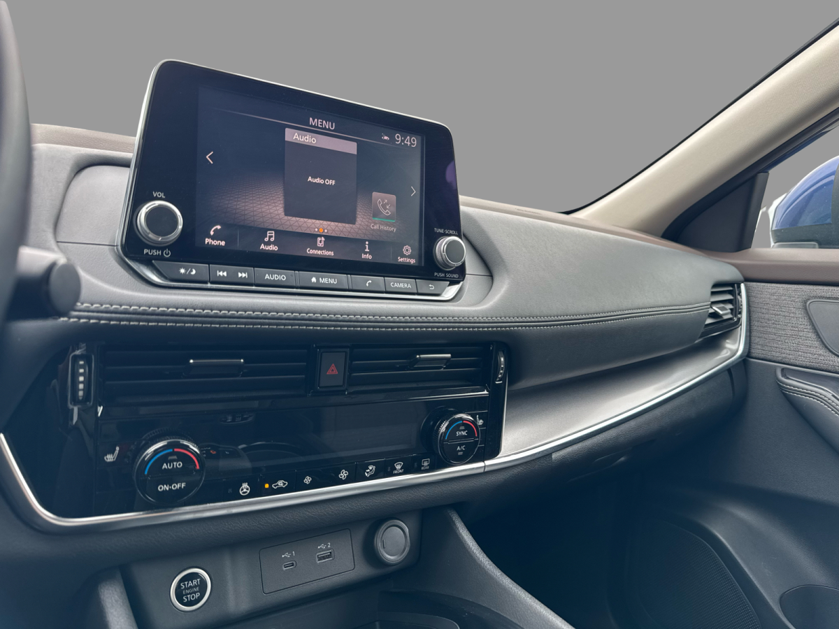 2021 Nissan Rogue AWD SV Main Image