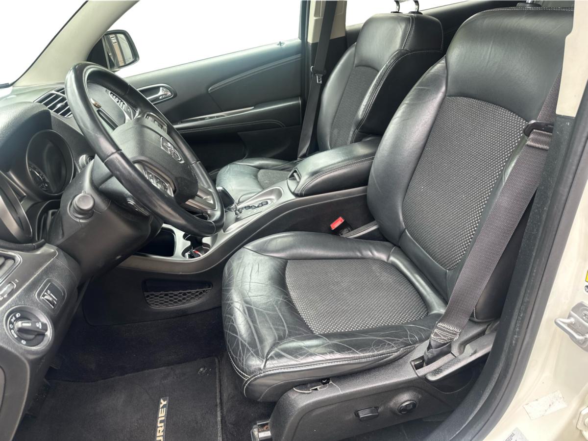 2016 Dodge Journey Crossroad 7 Pass Main Image
