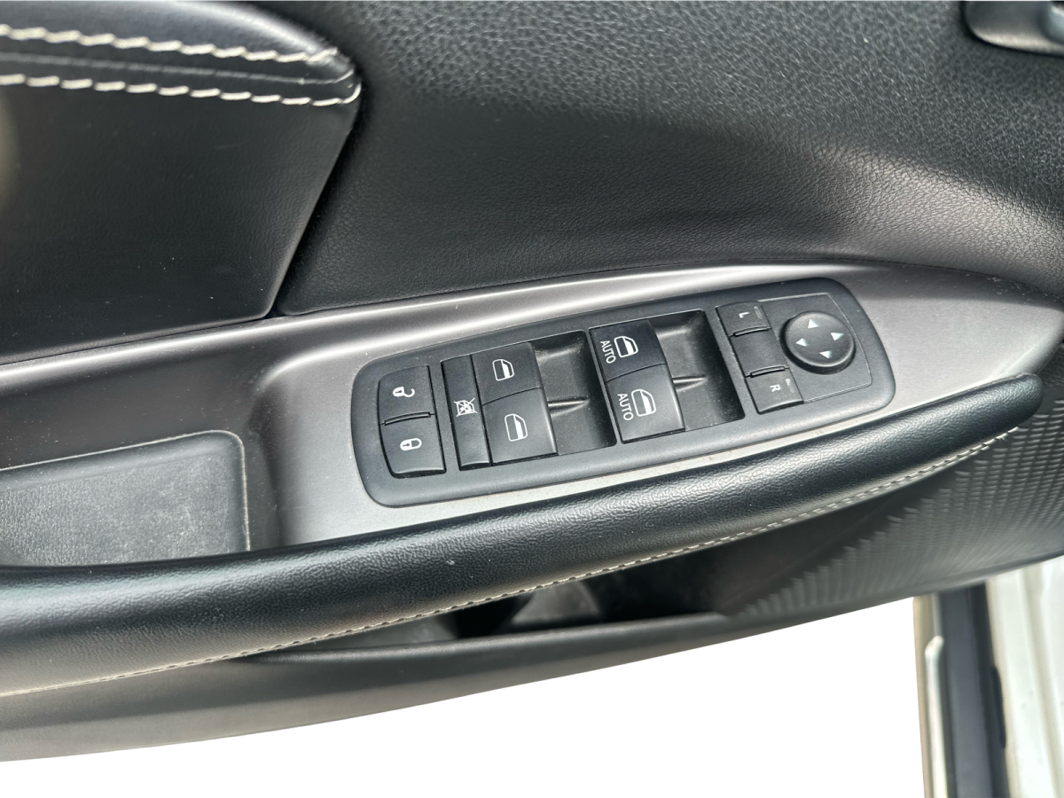 2016 Dodge Journey Crossroad 7 Pass Main Image