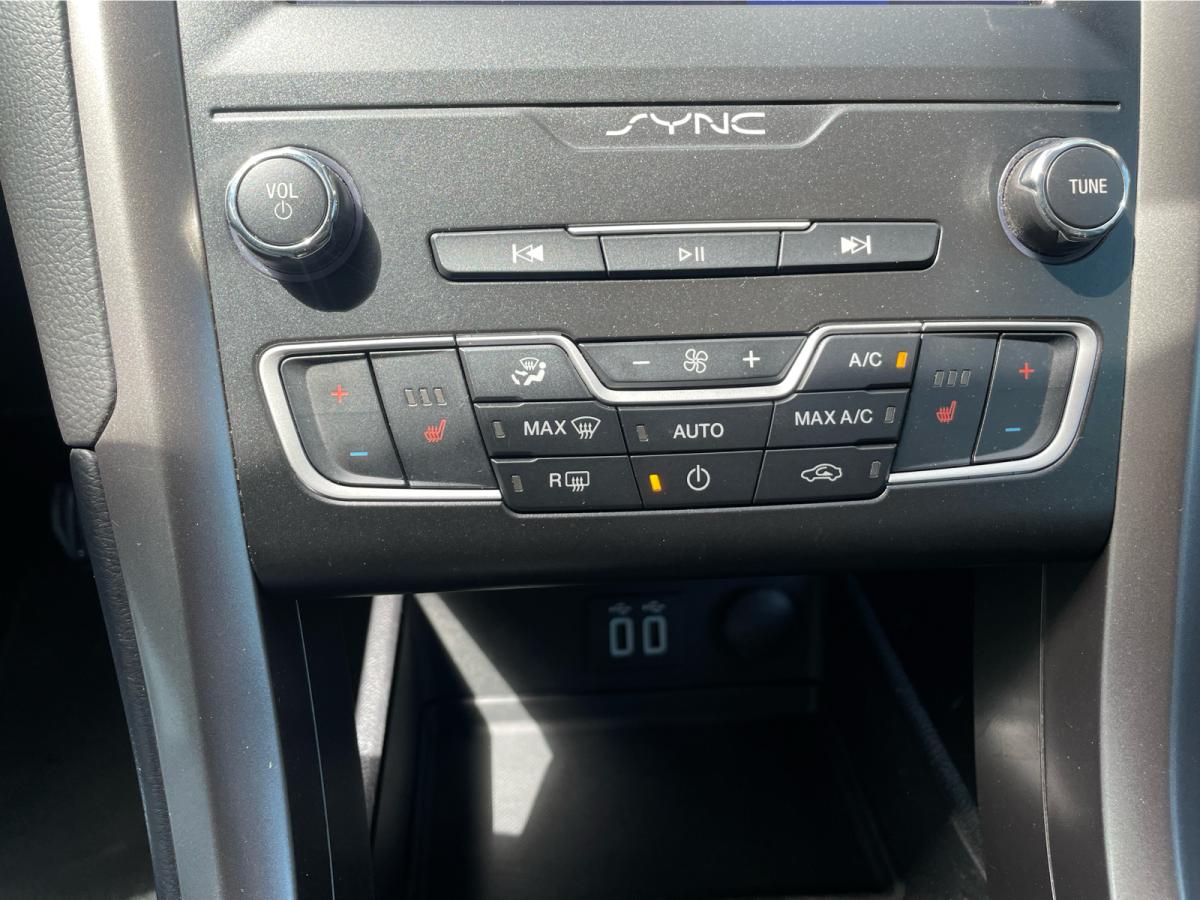 2019 Ford Fusion Energi SEL FWD Image principale