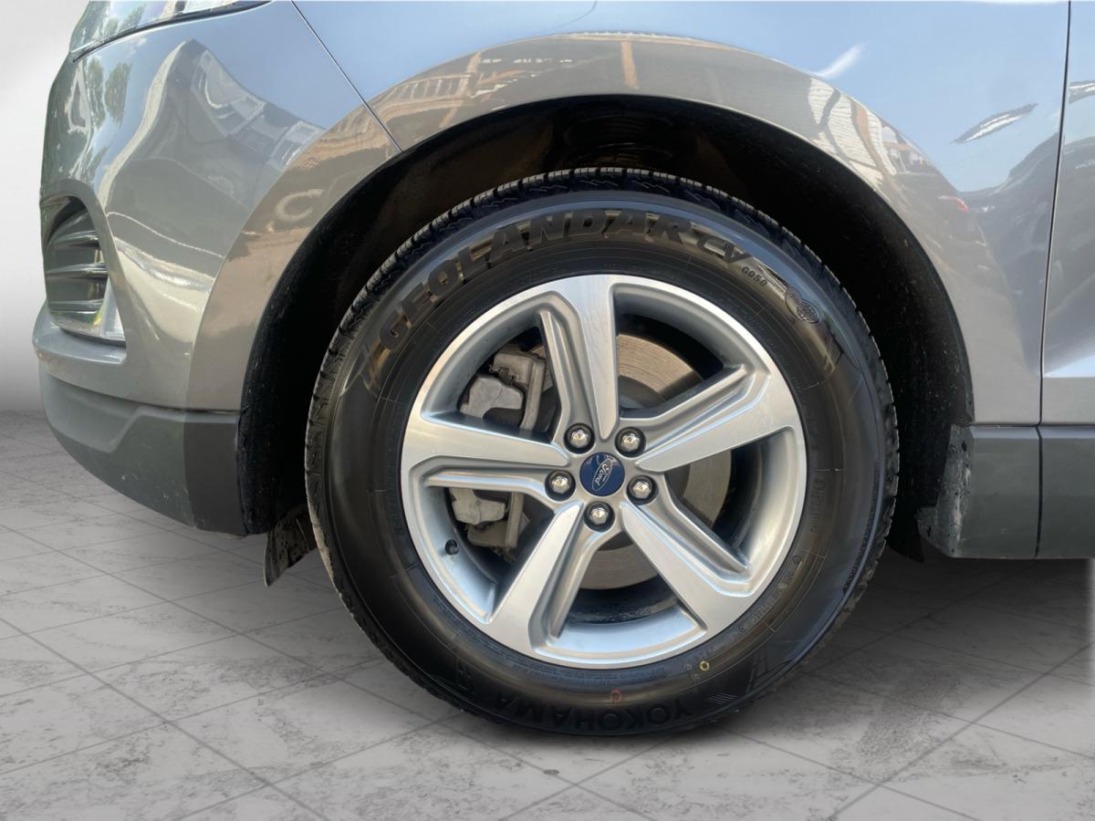 2022 Ford Edge SEL AWD Image principale