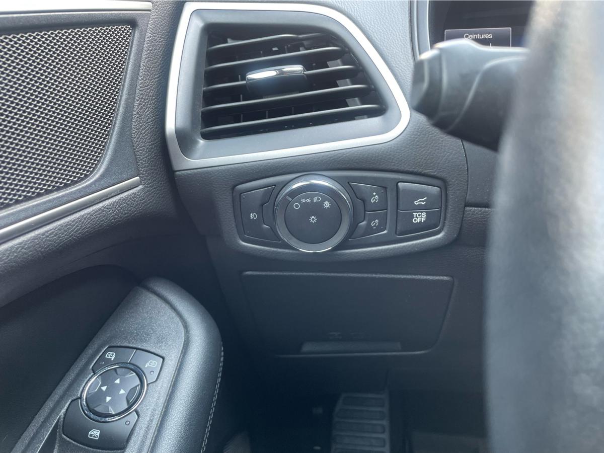 2022 Ford Edge SEL AWD Image principale