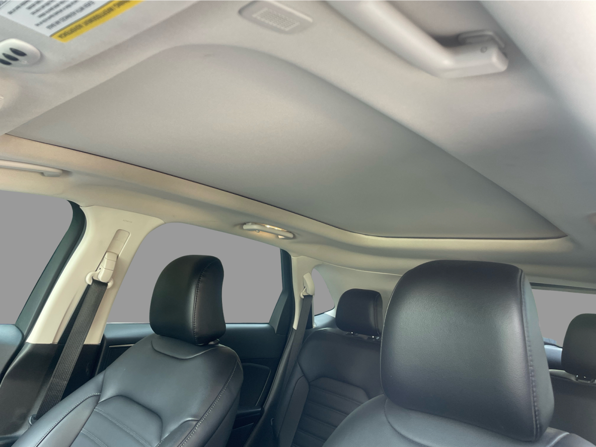 2022 Ford Edge SEL AWD Image principale