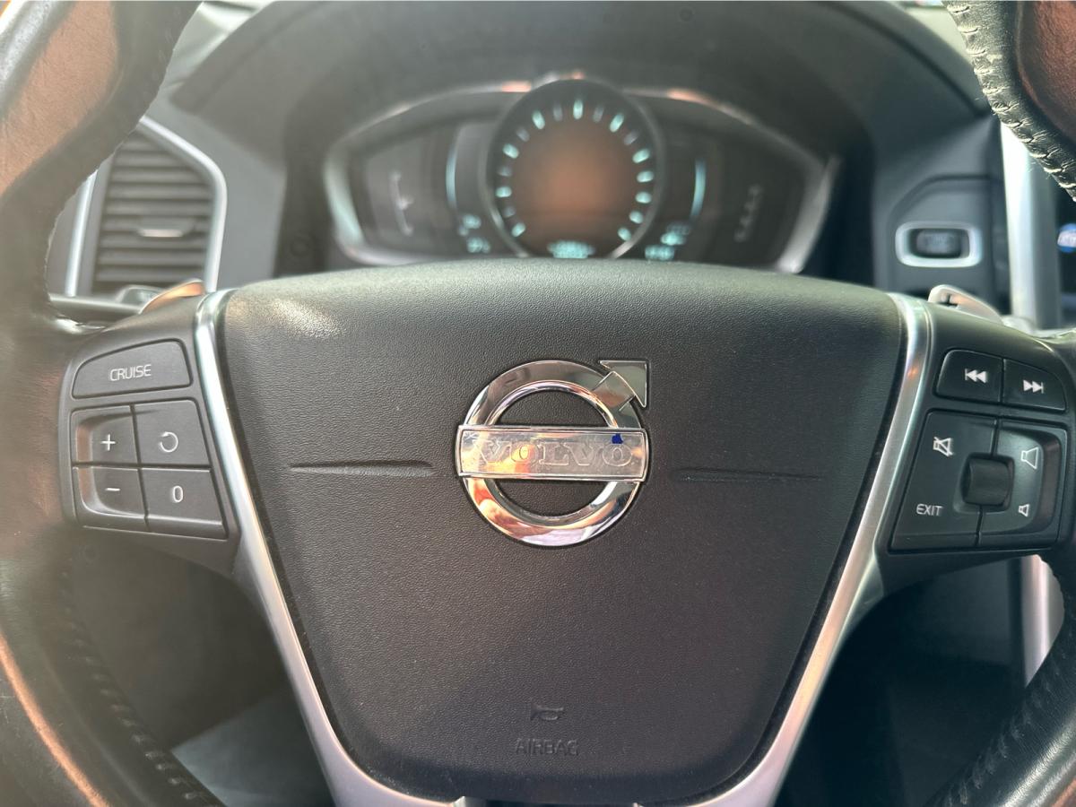 2015 Volvo XC60 AWD T6 Premier Plus Image principale