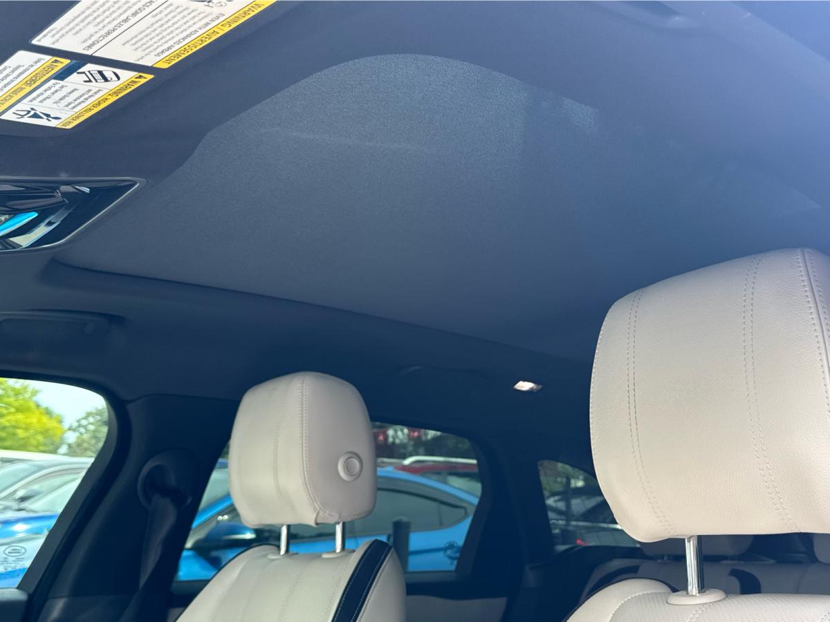 2018 Land Rover Range Rover Velar D180 R-Dynamic SE Image principale